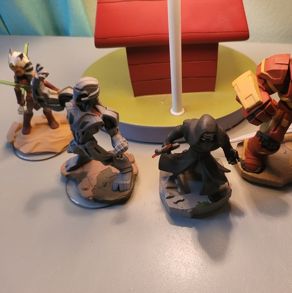 Disney infinity 3.0 Marvel pieces - Picture 2 of 2